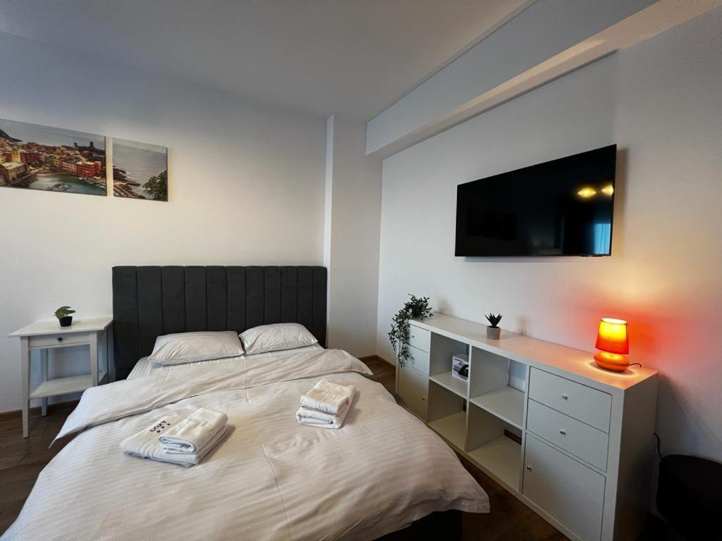 Urban - Mall Apartment *