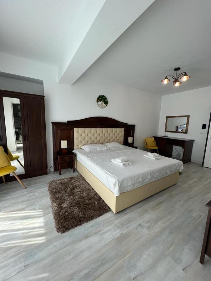 Urban - Mall Apartment
