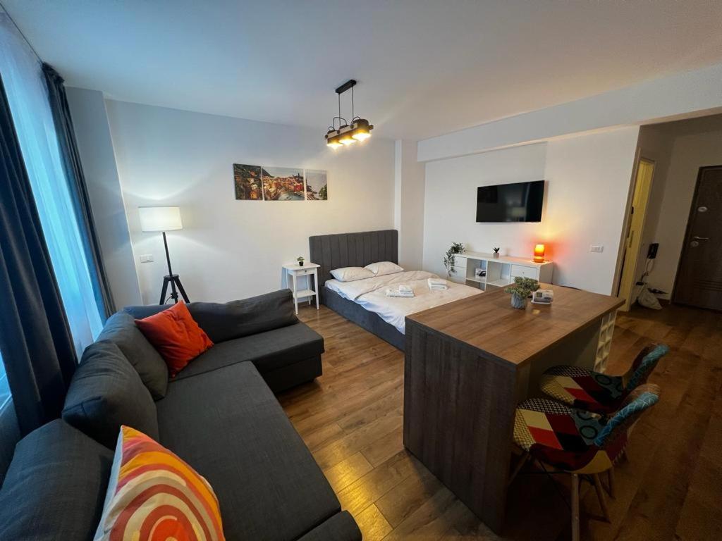 Urban - Mall Apartment