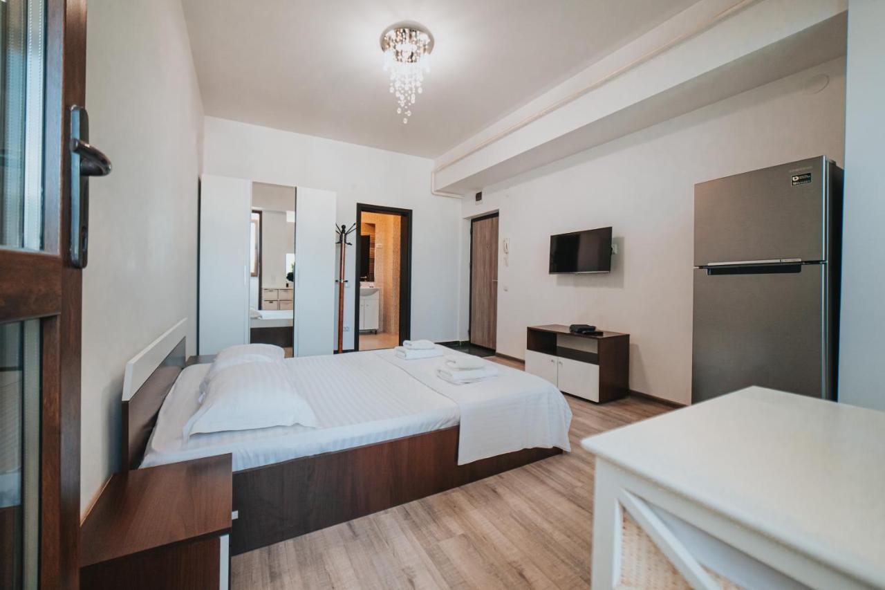 Urban - Mall Apartment *