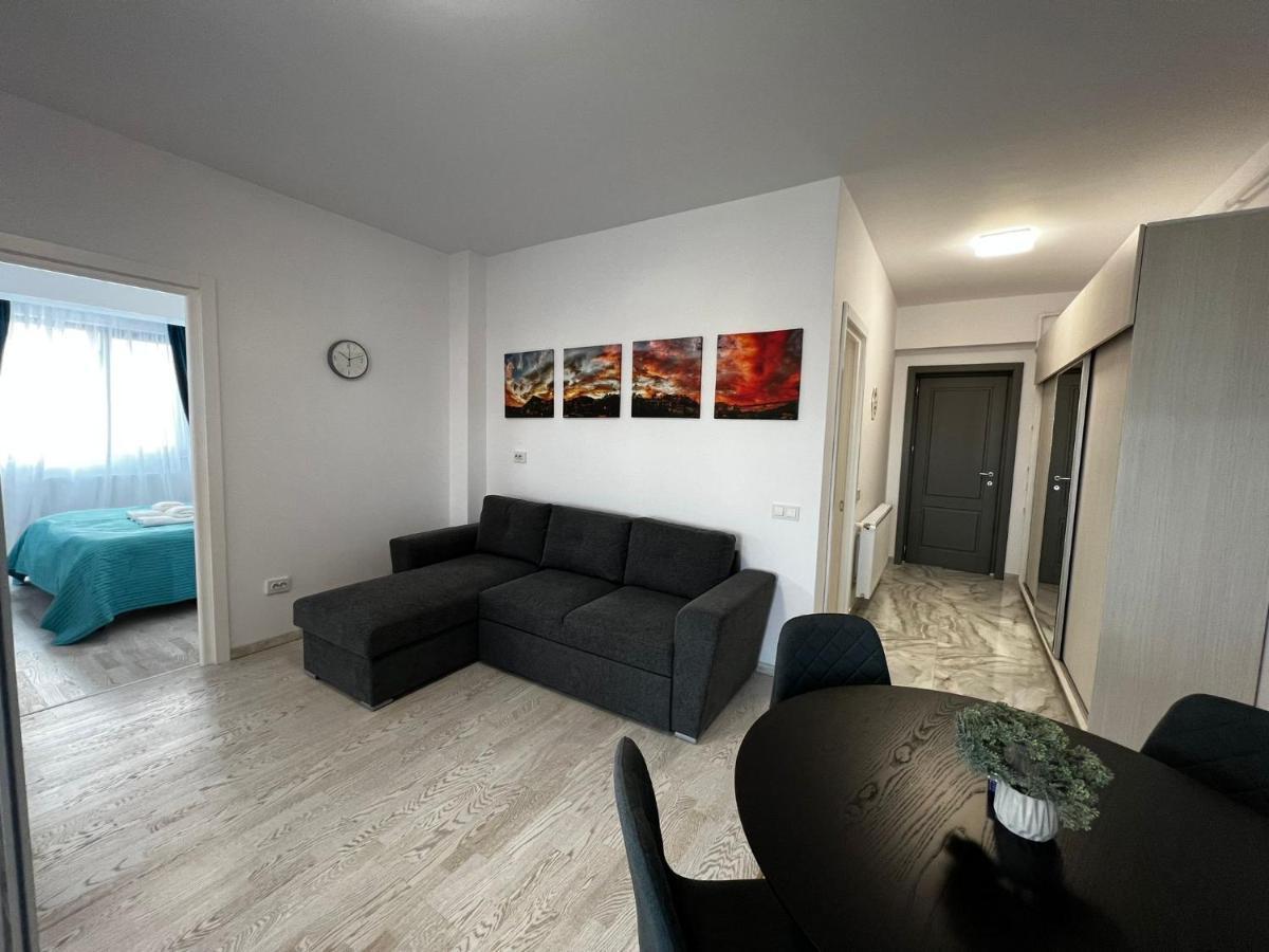 Urban - Mall Apartment *