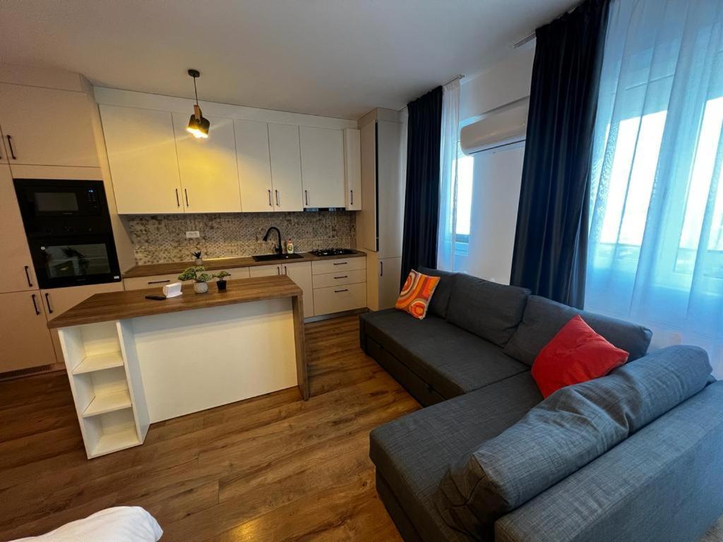 Urban - Mall Apartment